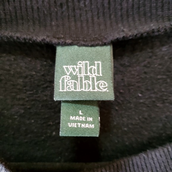 Wild Fable ● Women's Black Long-Sleeved Sweatshirt ● Black ● Cozy-Soft - Picture 2 of 5
